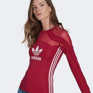 Gorgeous womens burgundy  Adidas Adicolor Trefoil womens top. NWT size Medium